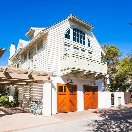 Benoit Carriage House Villa